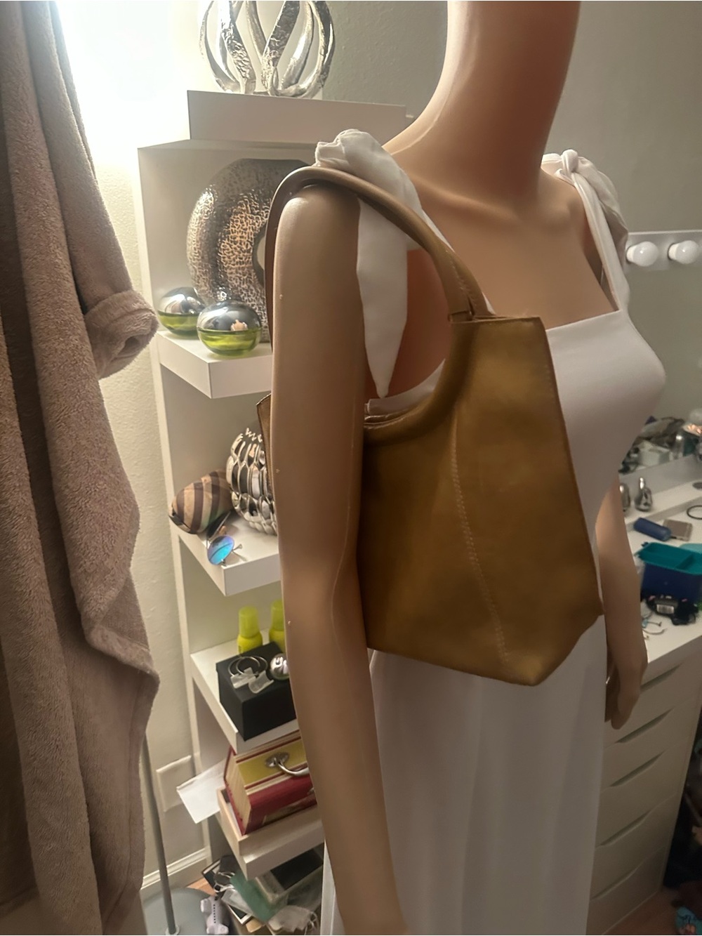 ⭐️Camel Handbag!⭐️ - Picture 10 of 13